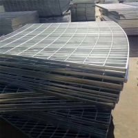 水溝格柵蓋板與橋梁建筑鋼格板的全面解析 聚焦佛山壓鎖鋼格板